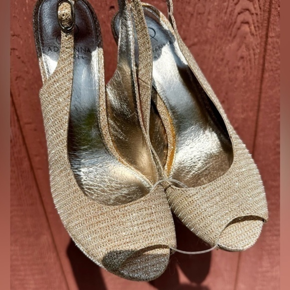 Adrianna Papell Metallic gold slingback open toe heels - Picture 5 of 16